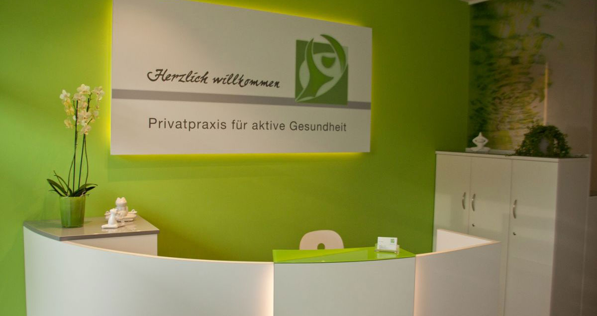 Empfangsbereich der Praxis für aktive Gesundheit